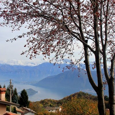 pigra-in-autunno-vista-sul-lago-di-como